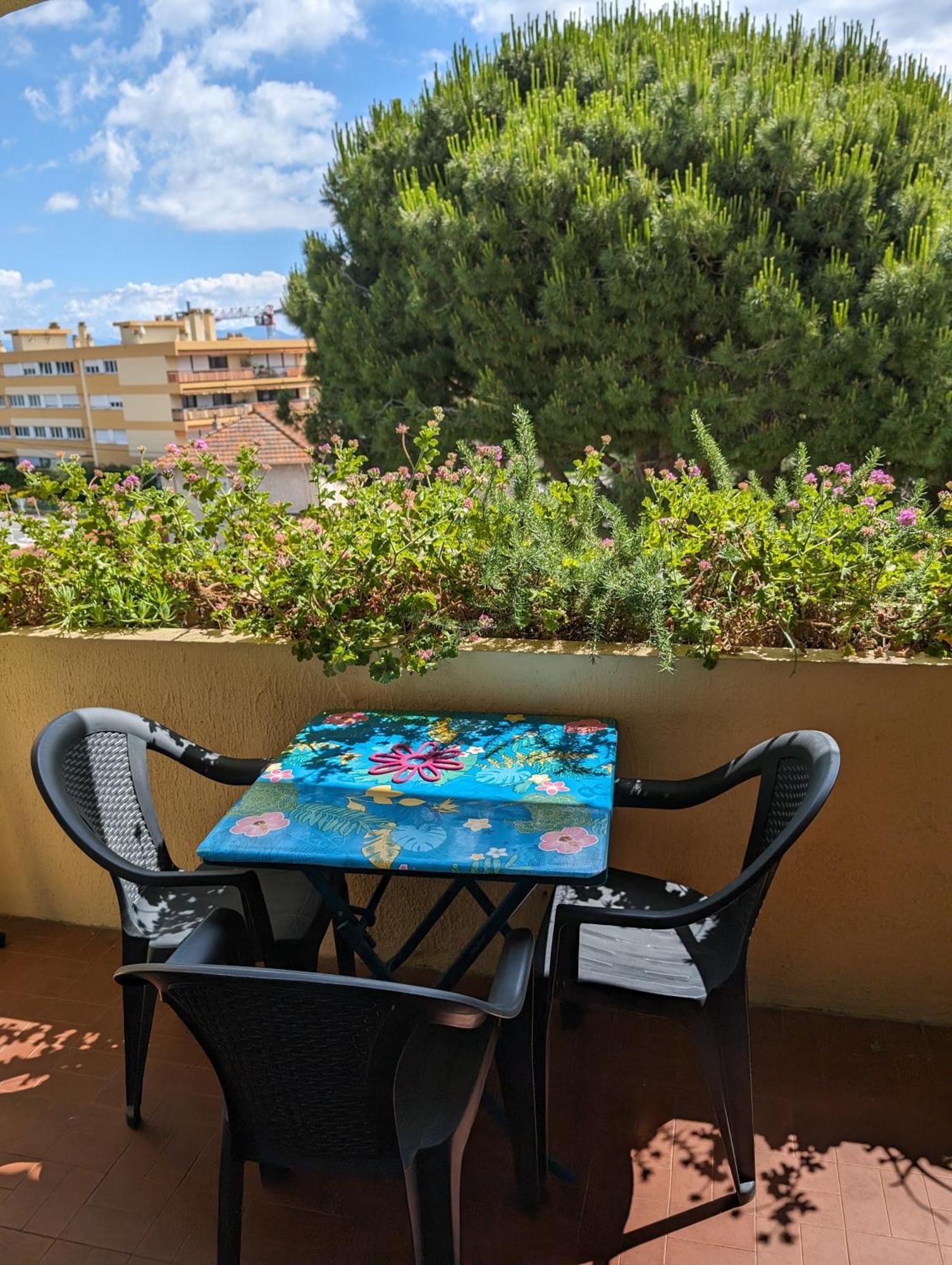 Studio Calme Dernier Etage Antibes Extérieur photo